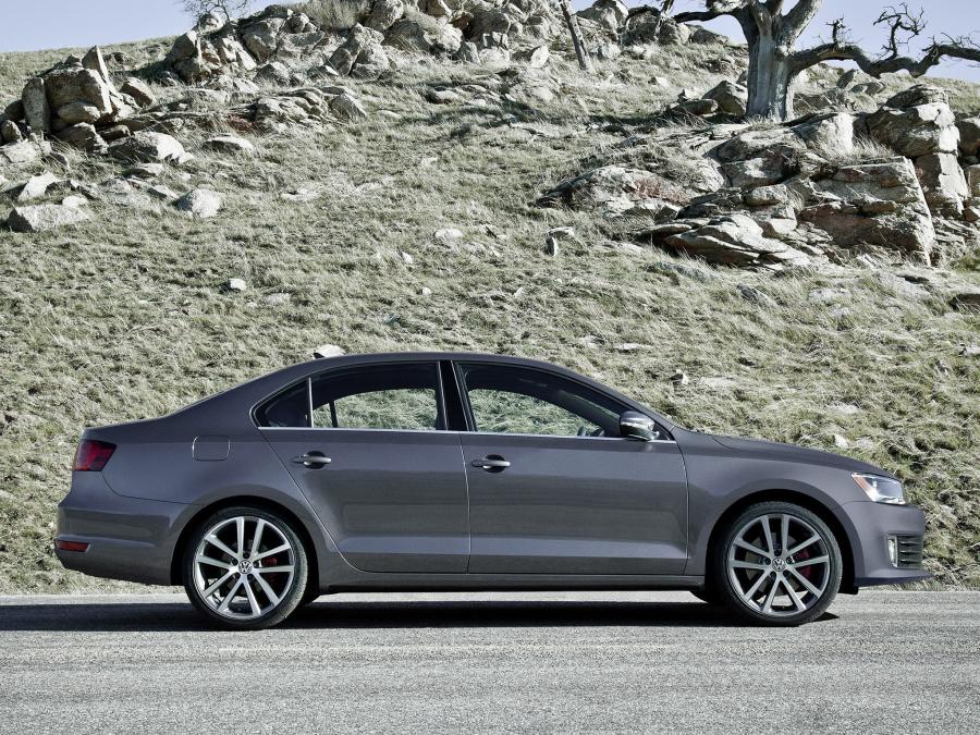  Volkswagen Jetta GLI 2011 года  (фото 5 из 15)